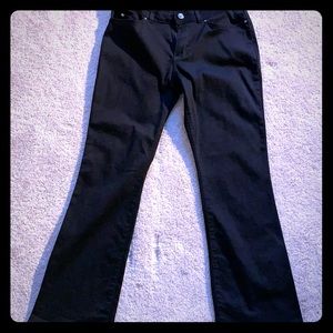 Black Lee Curvy Fit Boot cut stretch jeans.